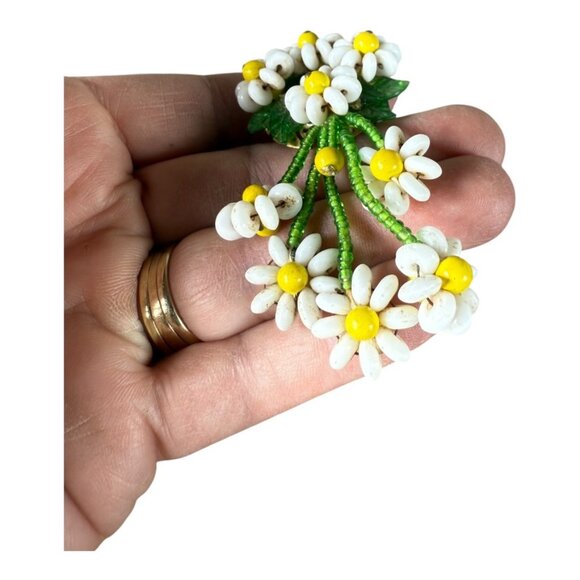 Coro Vintage Daisy Brooch - Picture 2 of 5